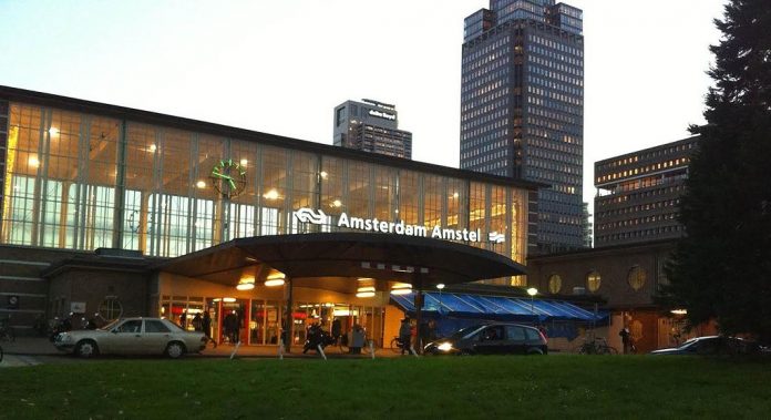 amsterdam_amstel_station-by-canadian-lover CC by canadian lover_Wikipedia