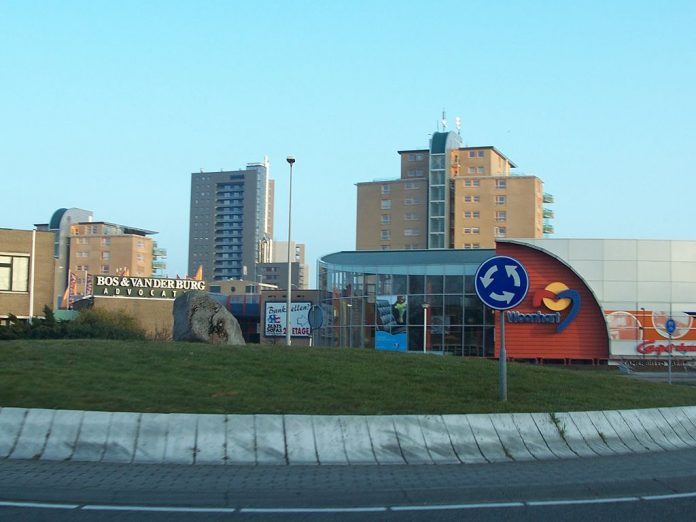 1024px-Rotonde_Zoetermeer_Wikimedia